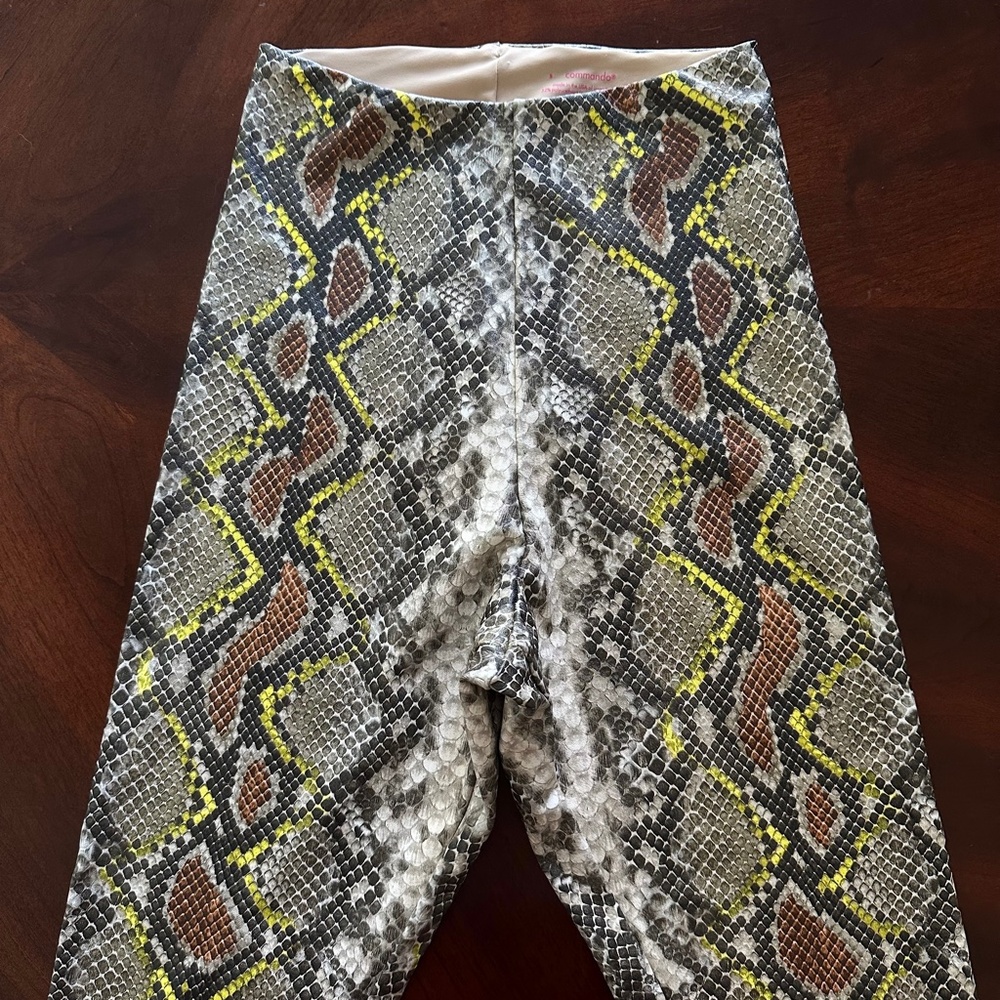 Commando Faux Leather in Neon Snake Print Leggings Size Small - Picture 9 of 12